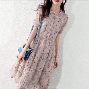 Light pink floral babydoll style dress. Size S. NWT.